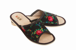 Wygodne damskie niskie kapcie z motywem góralskim kwiatowym Wójciak Podhale