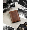 Pionowy, jasnobrązowy portfel męski ze skóry naturalnej wyposażony w system RFID - Peterson