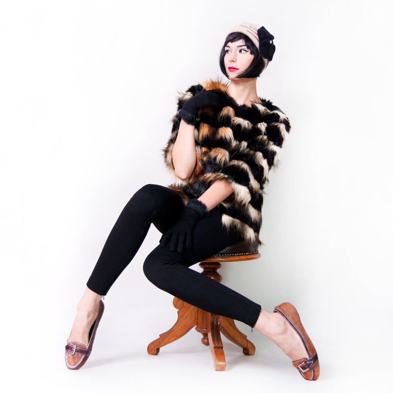 Narzutka-kurtka futrzane pasy