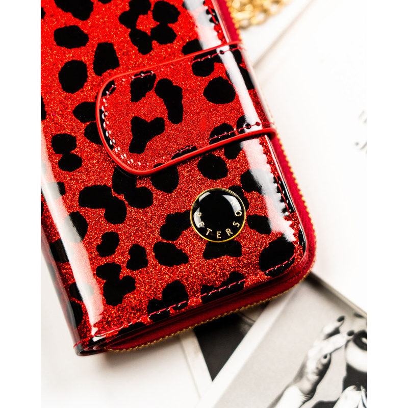 Czerwony, pionowy portfel damski ze skóry ekologicznej i naturalnej w cętki - Peterson